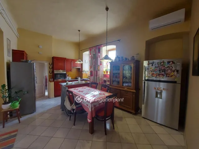 Eladó lakás Pécs, Belváros 84 nm