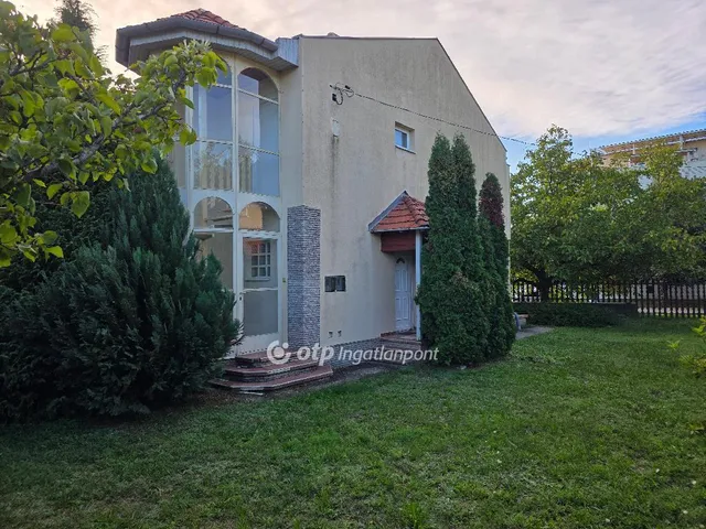 Eladó üdülő és hétvégi ház Balatonszárszó 125 nm