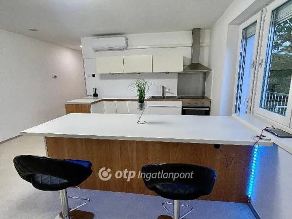 Eladó lakás Komló 52 nm
