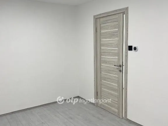 Eladó lakás Komló 52 nm
