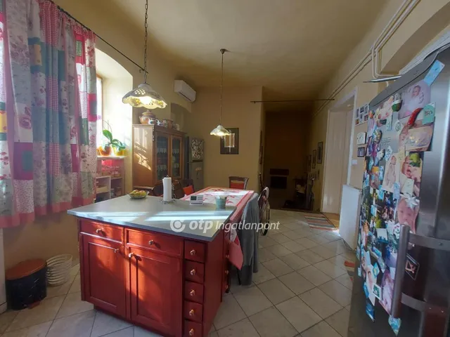 Eladó lakás Pécs 84 nm