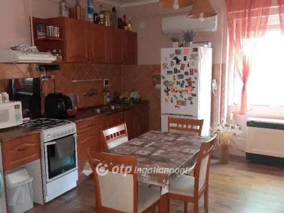 Eladó lakás Pécs 68 nm