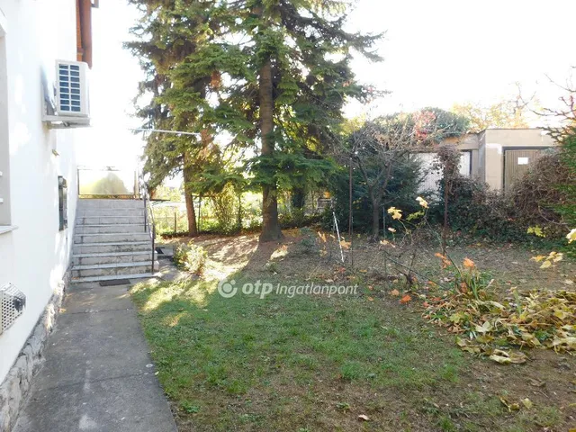 Eladó ház Pécs 255 nm