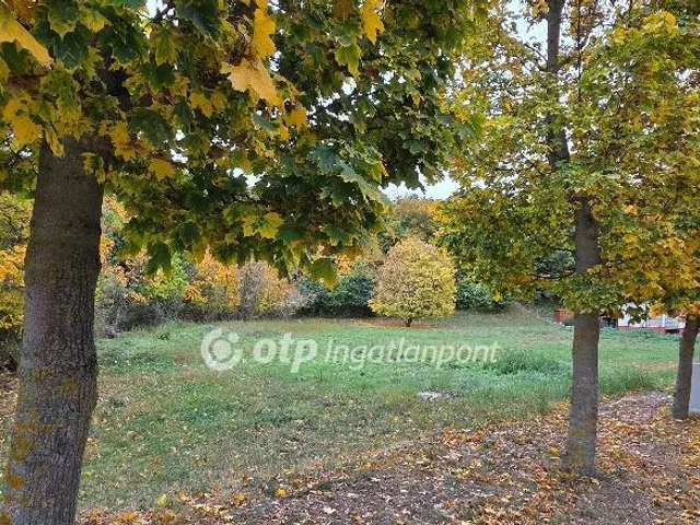 Eladó telek Balatonföldvár 3723 nm