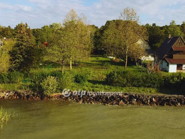 Eladó telek Balatonfenyves 1515 nm