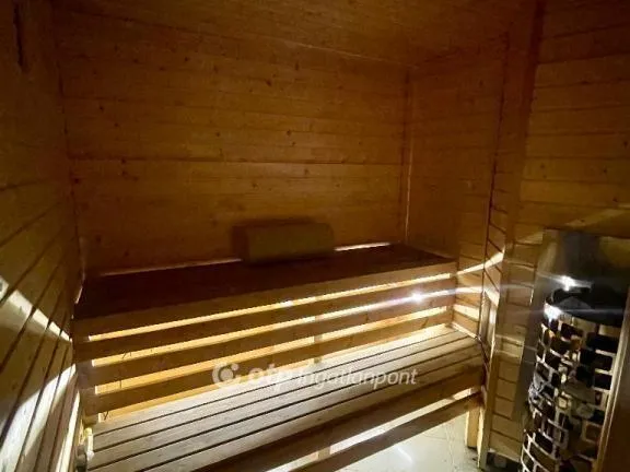 Eladó ház Pécs 310 nm