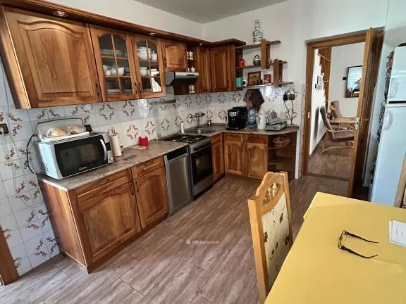 Eladó kereskedelmi és ipari ingatlan Villány 800 nm