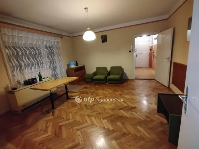 Eladó lakás Komló 50 nm