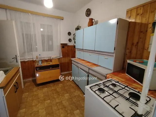 Eladó lakás Komló 50 nm