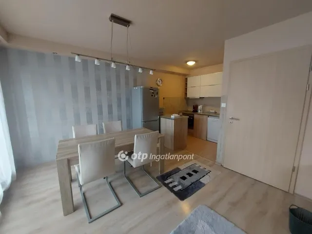 Eladó lakás Pécs, Belváros 82 nm