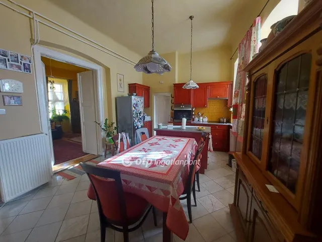 Eladó lakás Pécs, Belváros 84 nm