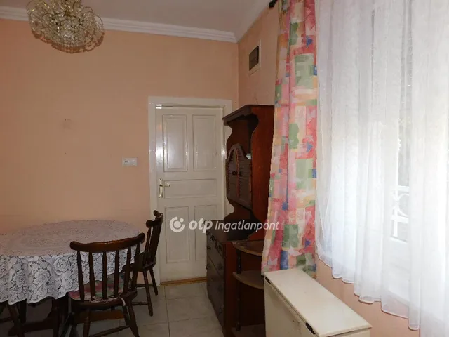 Eladó kereskedelmi és ipari ingatlan Pécs 255 nm