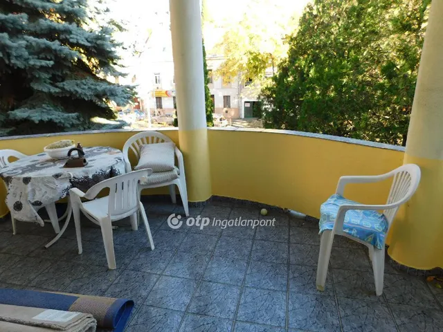 Eladó kereskedelmi és ipari ingatlan Pécs 255 nm