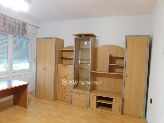 Eladó kereskedelmi és ipari ingatlan Pécs 255 nm