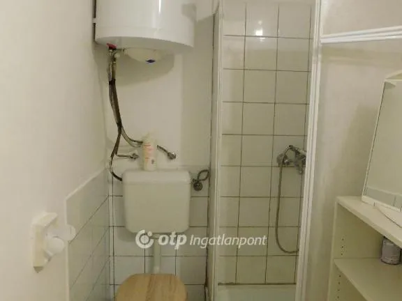 Eladó kereskedelmi és ipari ingatlan Pécs 255 nm