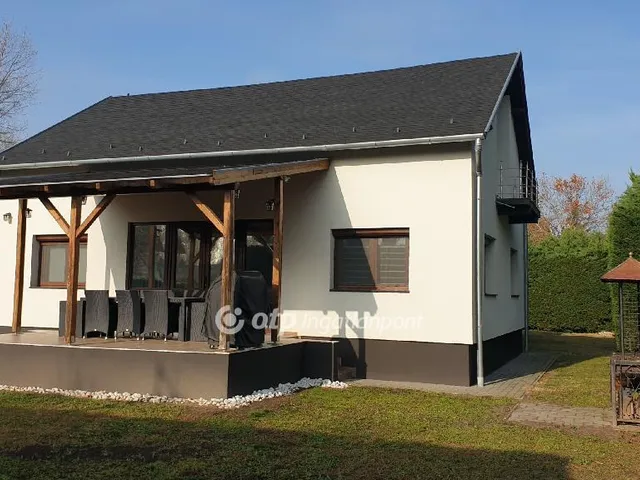 Eladó ház Balatonföldvár 166 nm