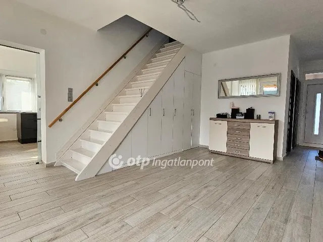 Eladó ház Balatonföldvár 166 nm