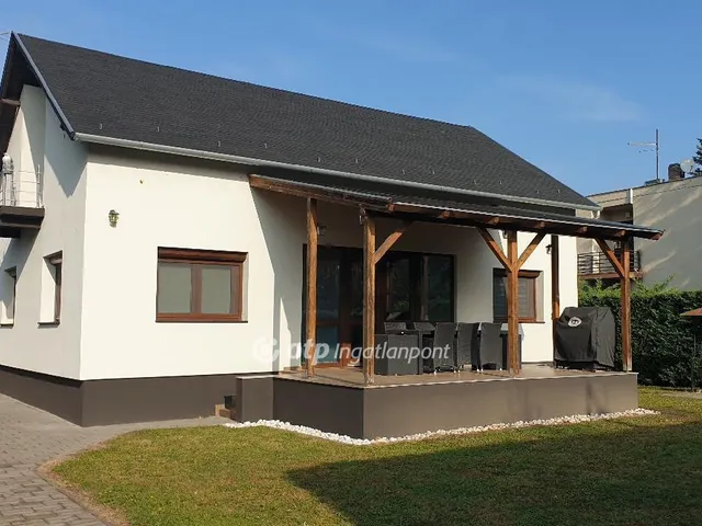 Eladó ház Balatonföldvár 166 nm