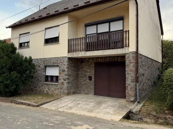 Eladó ház Geresdlak 150 nm