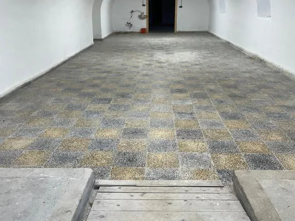 Eladó kereskedelmi és ipari ingatlan Pécs 216 nm