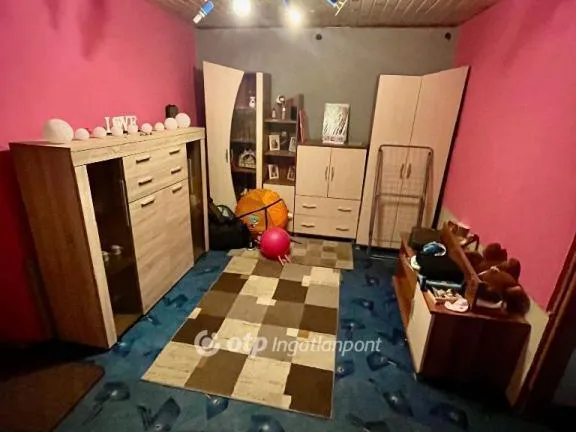 Eladó ház Szűr 68 nm