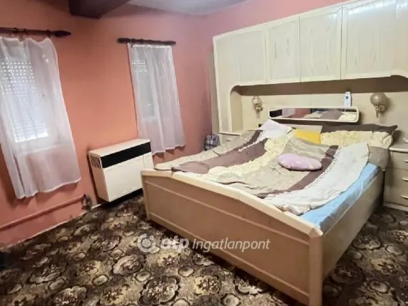 Eladó ház Szűr 68 nm