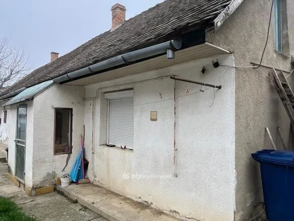 Eladó ház Szűr 68 nm