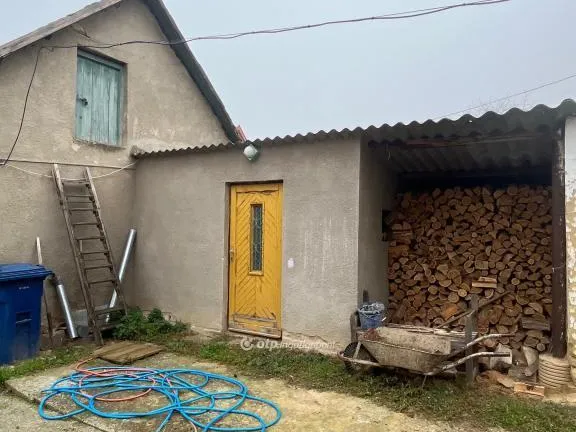 Eladó ház Szűr 68 nm