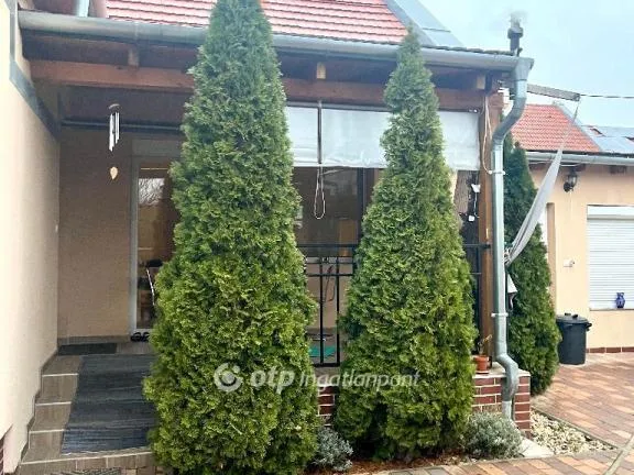 Kiadó ház Pécs 98 nm