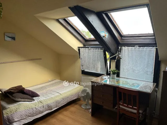 Eladó lakás Pécs, Uránváros 72 nm