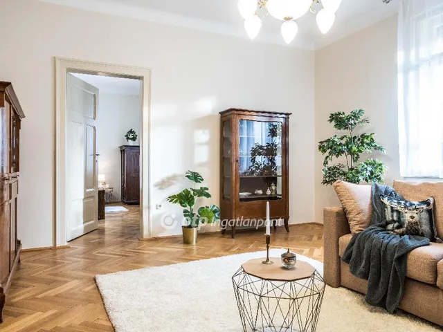 Eladó lakás Pécs 86 nm