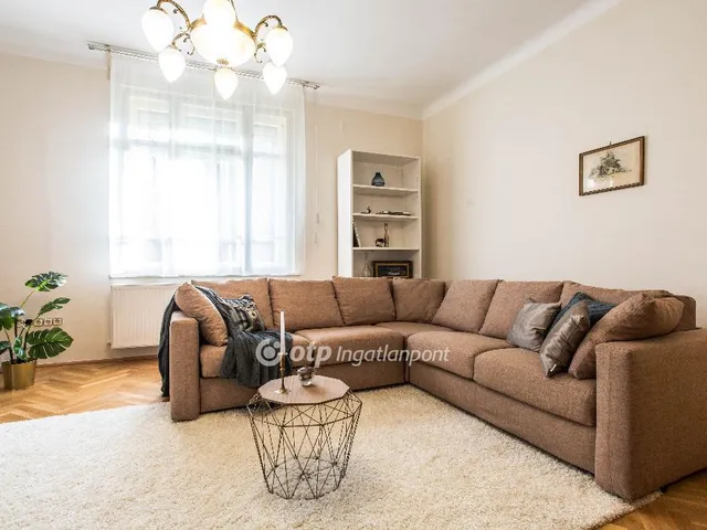 Eladó lakás Pécs 86 nm