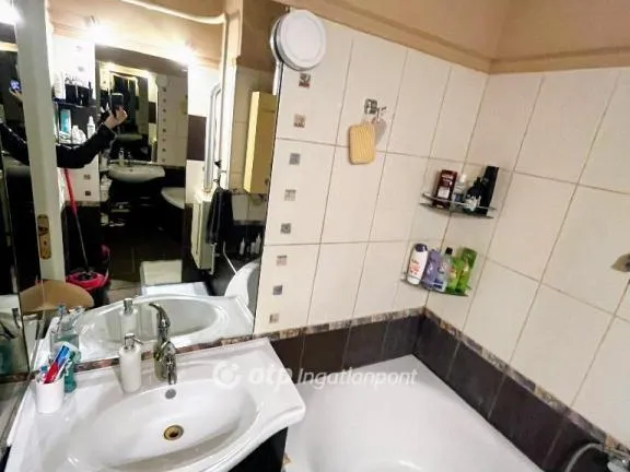 Eladó lakás Pécs, Ledina 61 nm