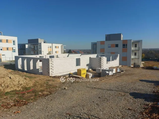 Eladó lakás Pécs, Kertváros 49 nm