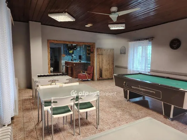 Eladó kereskedelmi és ipari ingatlan Szőkéd 160 nm