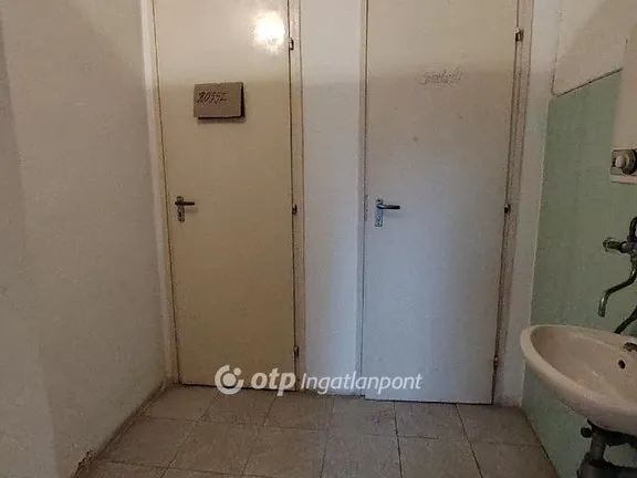 Eladó kereskedelmi és ipari ingatlan Szőkéd 160 nm