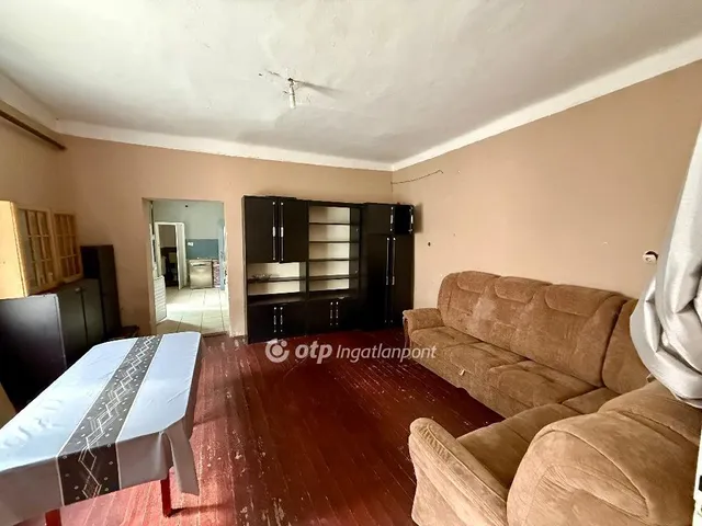 Eladó ház Újpetre 130 nm