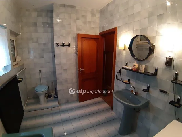 Eladó ház Balatonendréd 255 nm