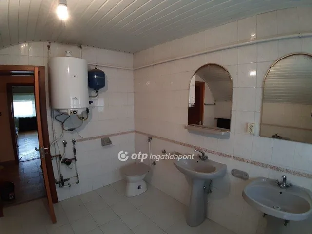 Eladó ház Balatonendréd 255 nm