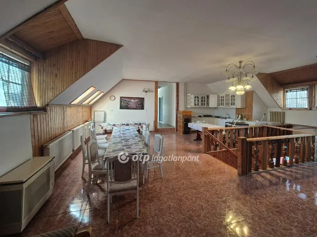 Eladó ház Balatonmáriafürdő 330 nm