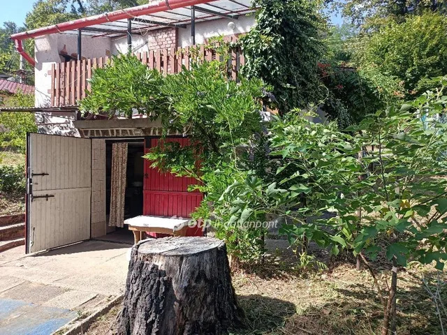 Eladó üdülő és hétvégi ház Komló, Sikonda 43 nm