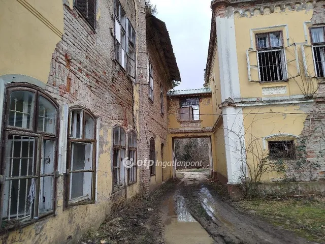 Eladó kereskedelmi és ipari ingatlan Bakóca 1800 nm
