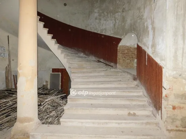 Eladó kereskedelmi és ipari ingatlan Bakóca 1800 nm