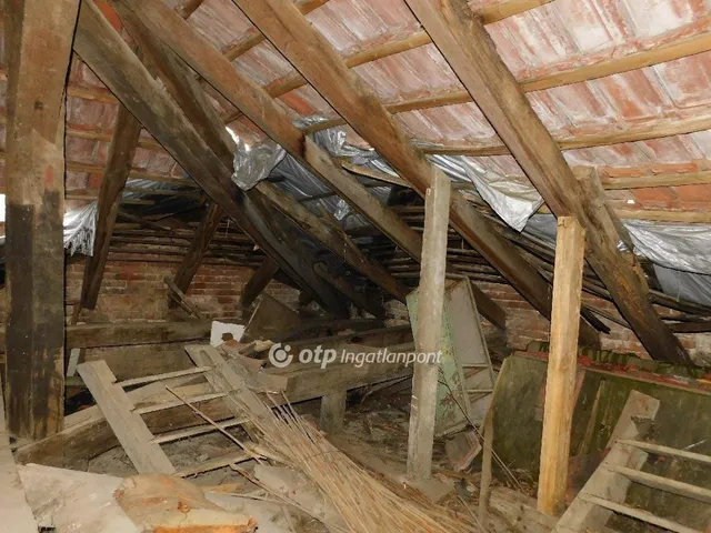 Eladó kereskedelmi és ipari ingatlan Sásd 1800 nm