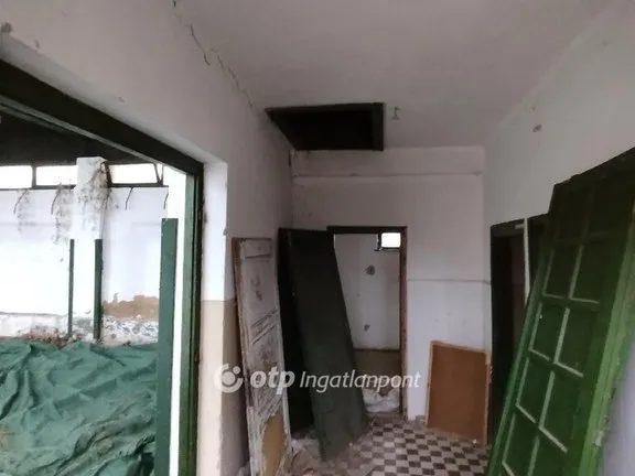 Eladó kereskedelmi és ipari ingatlan Sásd 1800 nm