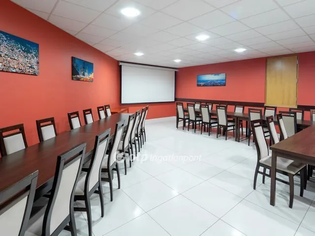 Eladó kereskedelmi és ipari ingatlan Pécs 2200 nm