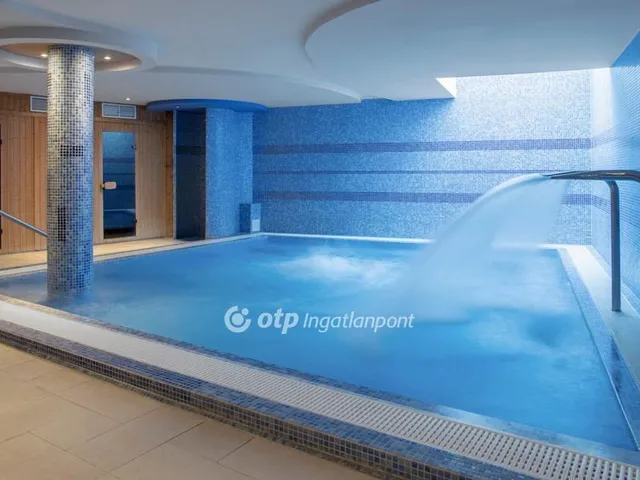 Eladó kereskedelmi és ipari ingatlan Pécs 2200 nm