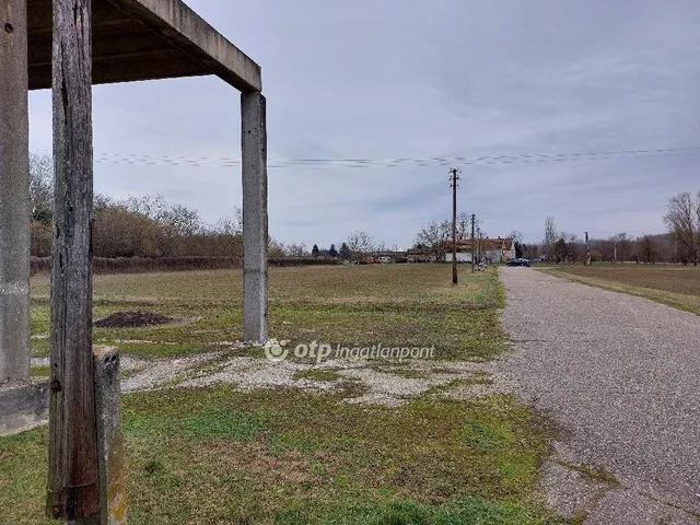 Eladó kereskedelmi és ipari ingatlan Mohács 752 nm