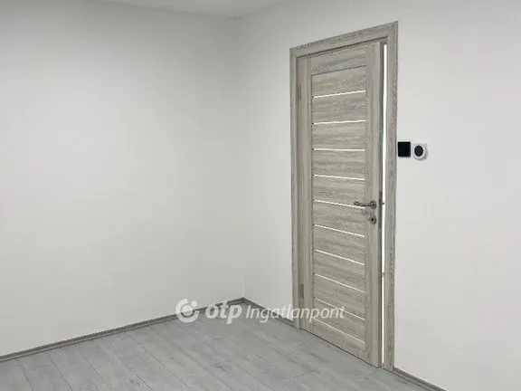 Eladó lakás Komló 52 nm