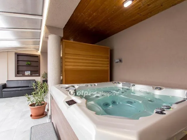 Eladó kereskedelmi és ipari ingatlan Balatonfenyves 285 nm